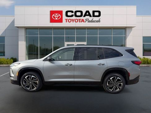 Used 2025 Buick Enclave Sport Touring FWD image 2