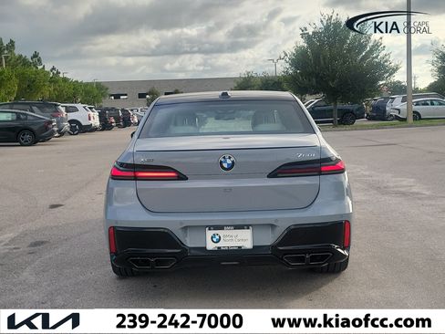 Used 2025 BMW 760i xDrive AWD/4WD image 5