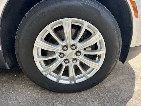 Used 2019 Cadillac XT5 FWD image 6