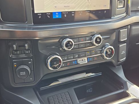 Used 2025 Ford F250 Lariat AWD/4WD image 25