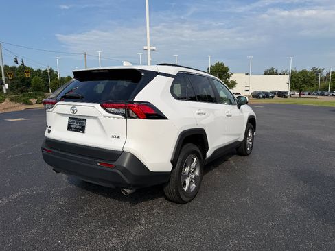 Used 2025 Toyota RAV4 XLE FWD image 7