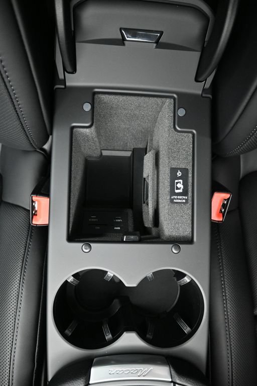 Certified 2026 Porsche Macan AWD/4WD image 25