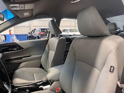 Used 2017 Honda Accord LX image 24