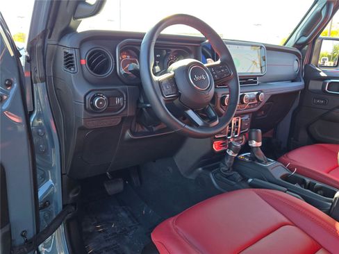 Used 2024 Jeep Wrangler Unlimited Rubicon 392 image 25