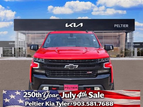 Used 2021 Chevrolet Silverado 1500 LT Trail Boss w/ Convenience Package II AWD/4WD image 2