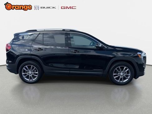Used 2023 GMC Terrain SLT w/ Infotainment Package II FWD image 2