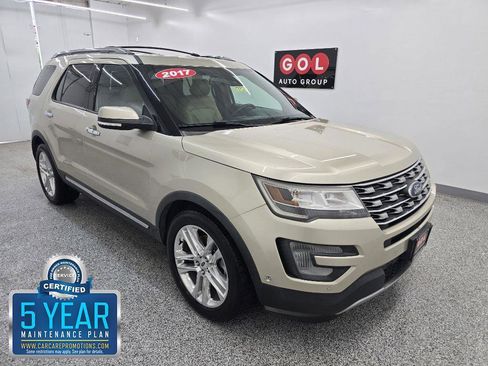 Used 2017 Ford Explorer Limited w/ Equipment Group 301A FWD image 1