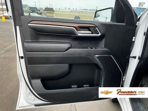 Used 2023 Chevrolet Silverado 1500 LT AWD/4WD image 23
