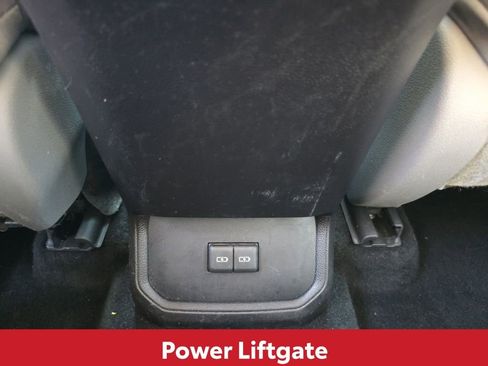 Used 2023 Toyota Highlander LE image 21