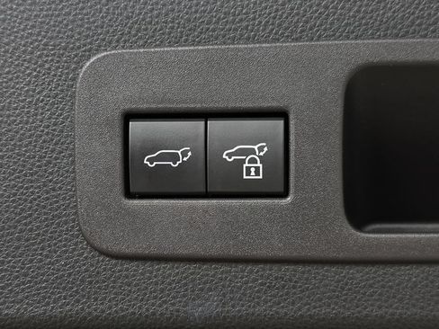 Used 2023 Lexus LX 600 4WD w/ Accessory Package (Z1) image 31