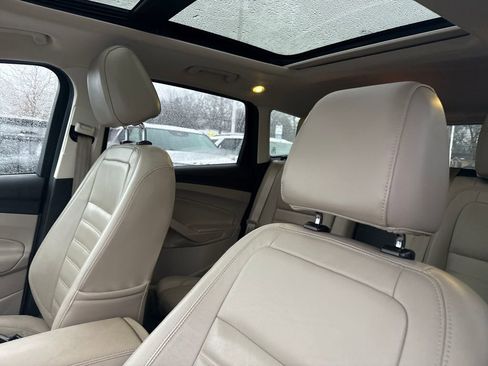 Used 2017 Ford Escape SE w/ SE Leather Comfort Package image 26