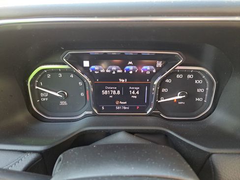 Used 2021 GMC Yukon Denali w/ Denali Premium Package image 12