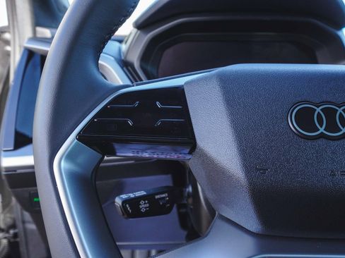 Used 2025 Audi Q4 e-tron Premium Plus image 22