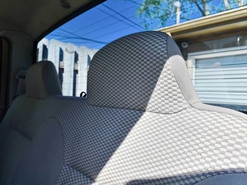 Used 2001 Nissan Frontier SE image 14