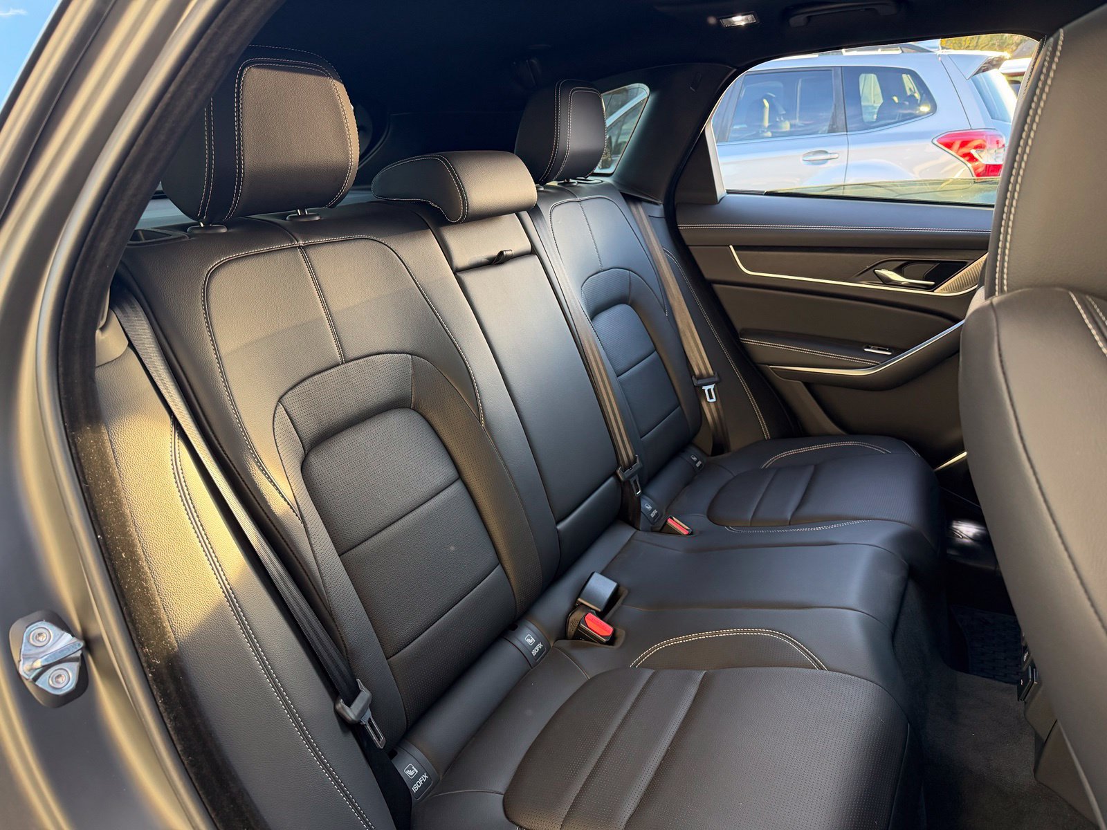 Used 2026 Jaguar F-PACE R-Dynamic S AWD/4WD image 19