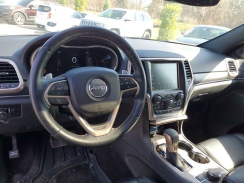 Used 2017 Jeep Grand Cherokee Limited AWD/4WD image 18