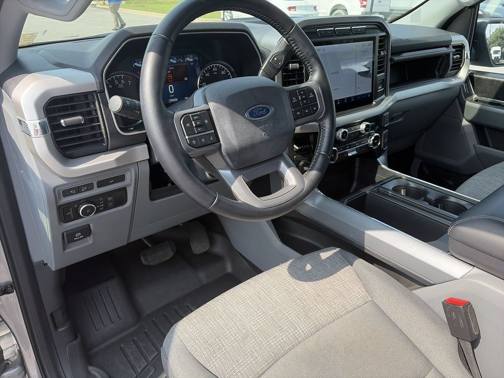 Used 2022 Ford F150 XLT w/ Equipment Group 302A High RWD image 11