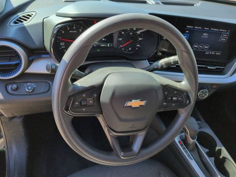 Certified 2024 Chevrolet Trax LS w/ LS Convenience Package FWD image 12