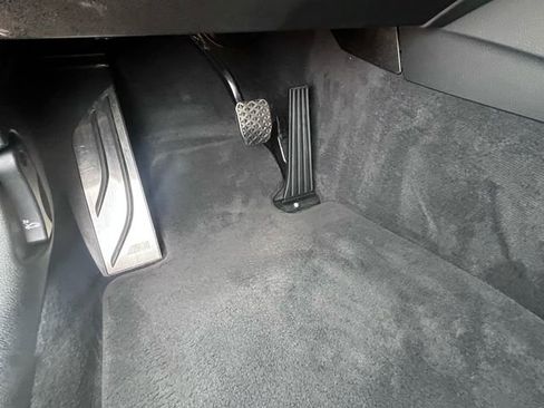 Used 2018 BMW M4 Convertible image 47