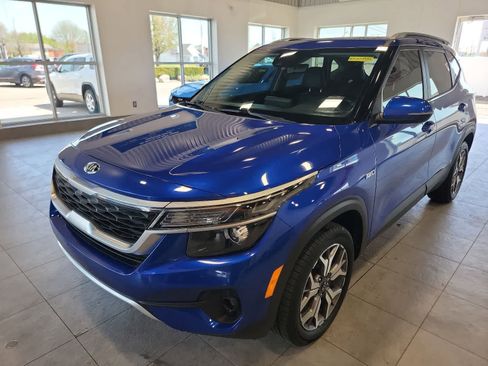 Used 2021 Kia Seltos EX AWD/4WD image 1