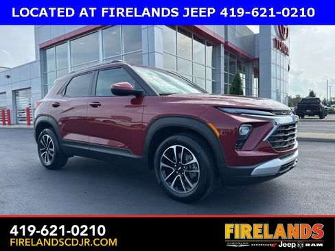 Used 2024 Chevrolet TrailBlazer LT w/ LT Cold Weather Package image 1