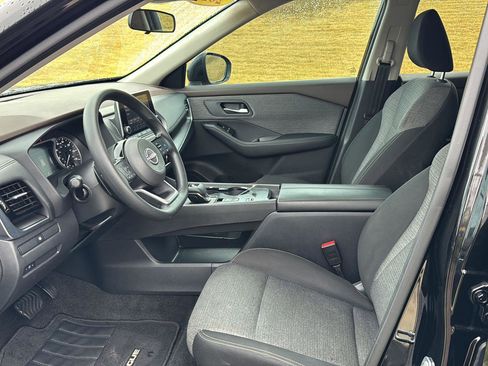 Used 2022 Nissan Rogue SV image 8