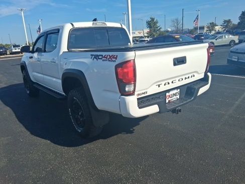 Used 2020 Toyota Tacoma SR AWD/4WD image 11