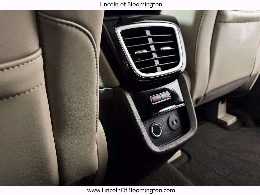 Used 2023 Lincoln Nautilus Reserve AWD/4WD image 13
