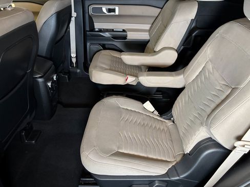 Used 2020 Ford Explorer XLT w/ Class III Trailer Tow Package image 21