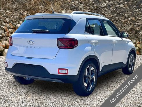 Used 2023 Hyundai Venue SEL w/ Cargo Package FWD image 2