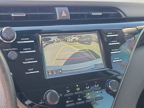 Used 2019 Toyota Camry LE image 29