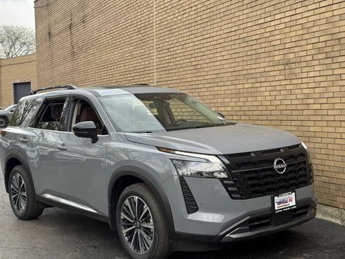 New 2026 Nissan Pathfinder Platinum AWD/4WD image 2