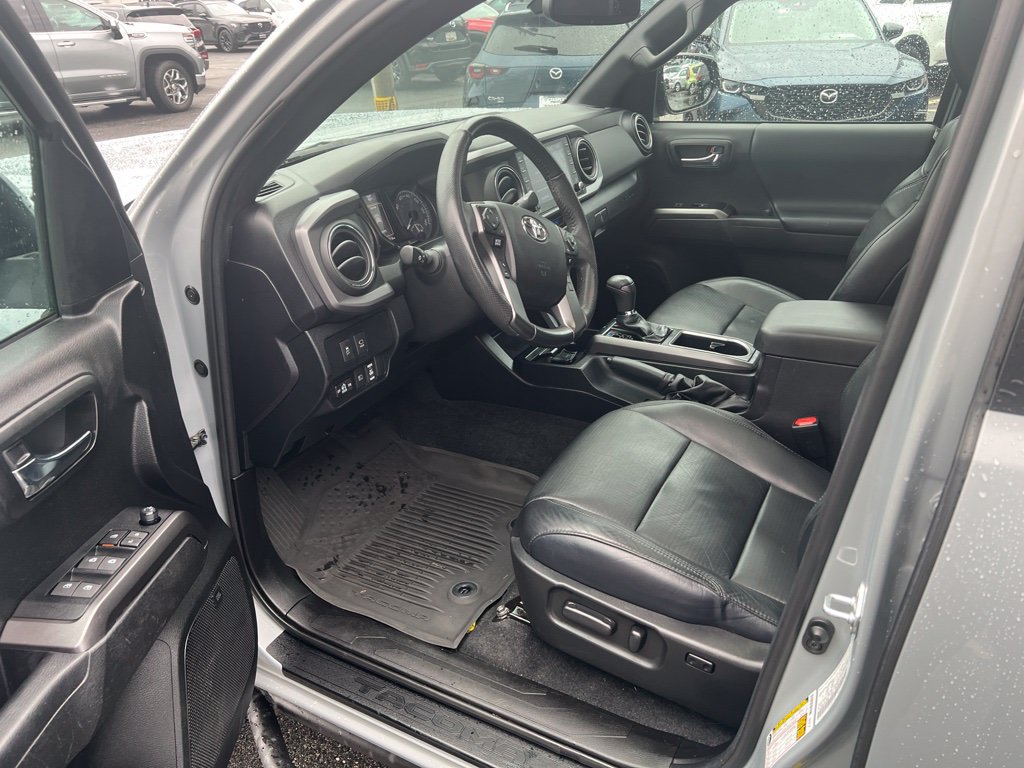 Used 2021 Toyota Tacoma TRD Off-Road w/ TRD Premium Off Road Package AWD/4WD image 5