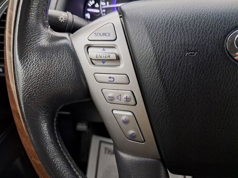 Used 2017 INFINITI QX80 4WD w/ Driver Assistance Package image 10