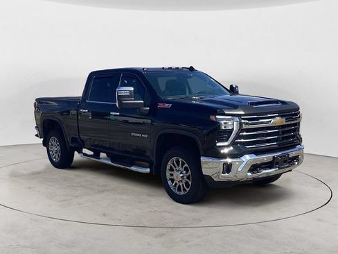 Used 2026 Chevrolet Silverado 2500 LTZ w/ LTZ Plus Package AWD/4WD image 7