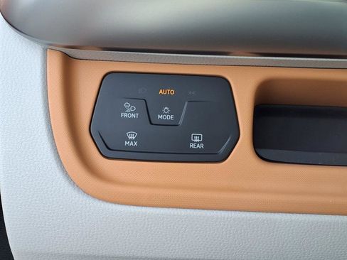 New 2025 Volkswagen ID. Buzz 1st Edition image 16