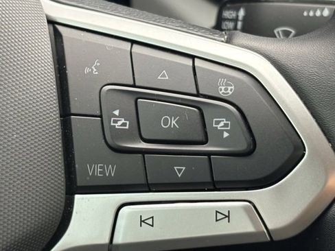 Used 2024 Volkswagen Taos SE image 22