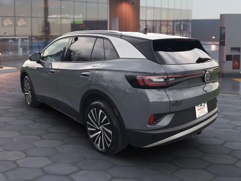 Used 2023 Volkswagen ID.4 Pro S Plus image 9