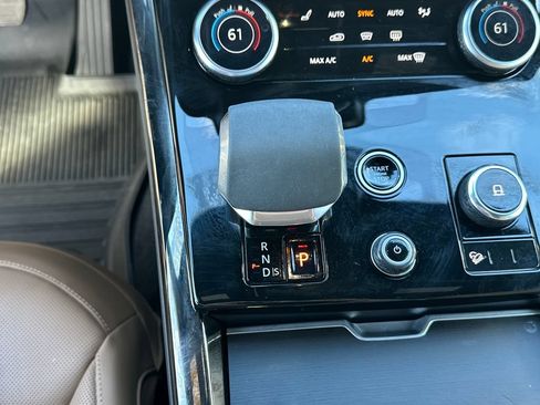 Used 2023 Land Rover Range Rover Sport SE AWD/4WD image 18