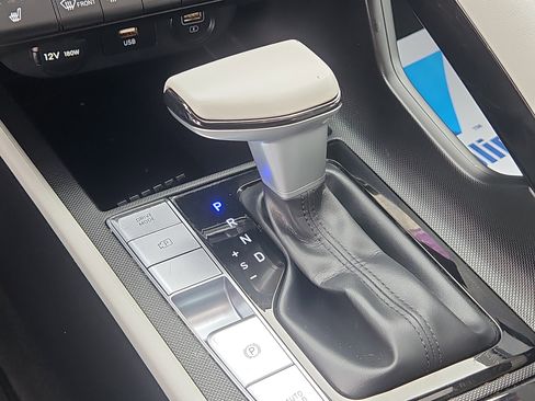 Used 2023 Hyundai Elantra Limited image 20
