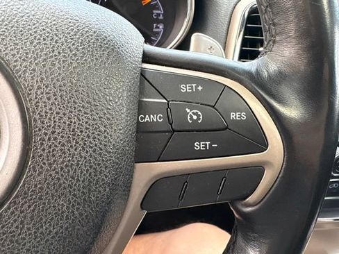 Used 2015 Jeep Grand Cherokee Altitude AWD/4WD image 12