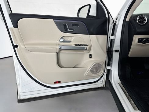 Used 2023 Mercedes-Benz GLB 250 4MATIC image 22