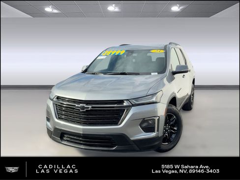 Used 2023 Chevrolet Traverse LT image 1
