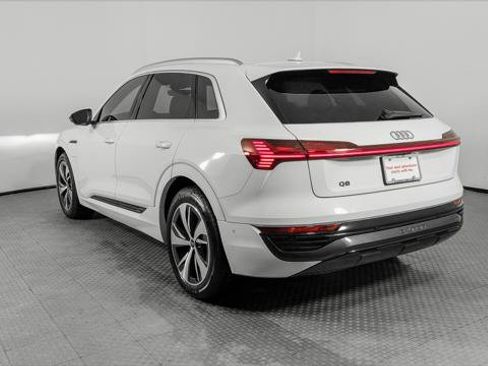Used 2024 Audi Q8 e-tron Premium Plus w/ Premium Plus Package AWD/4WD image 5