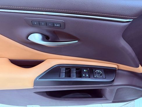 Used 2019 Lexus ES 350 w/ Premium Package FWD image 17