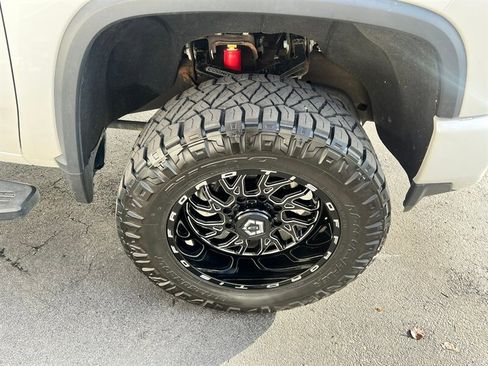 Used 2020 Chevrolet Silverado 3500 High Country w/ Z71 Off-Road Package image 15