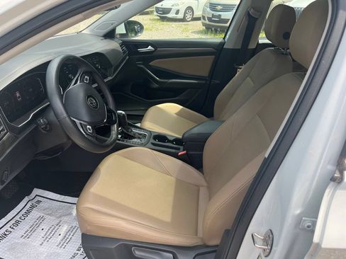 Used 2020 Volkswagen Jetta SEL FWD image 2