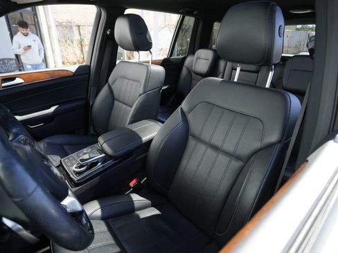 Used 2019 Mercedes-Benz GLS 450 4MATIC image 18