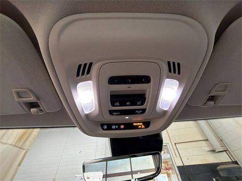 Certified 2023 Buick Envision Avenir image 22