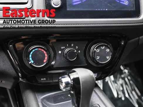Used 2021 Honda HR-V Sport image 19
